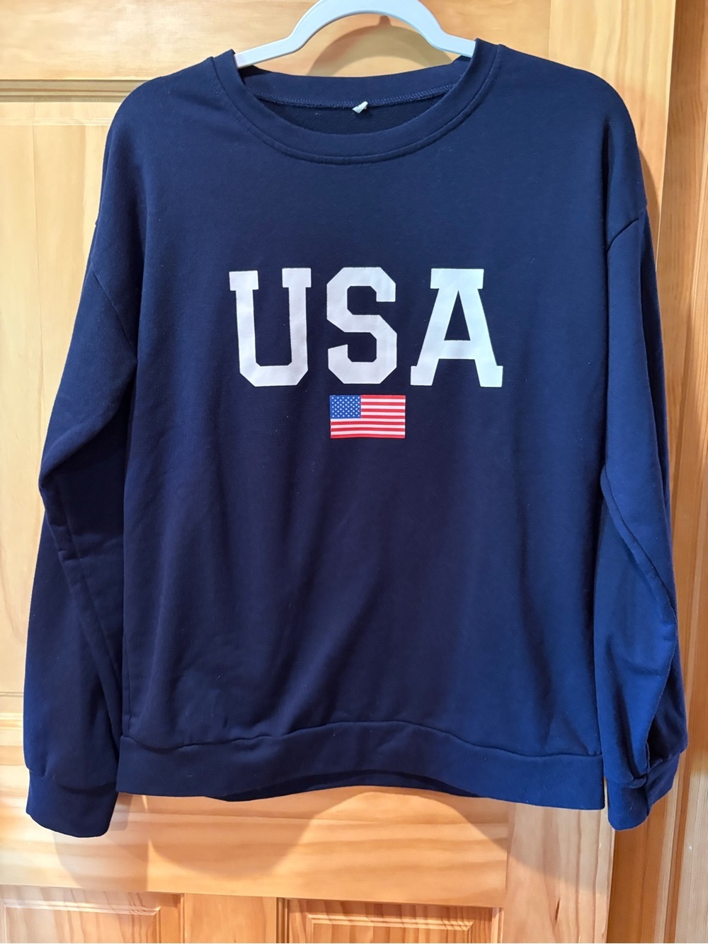 Women’s patriotic navy blue crewneck sweatshirt USA logo size M